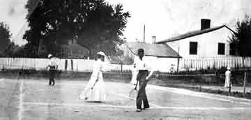 orvilleonthetenniscourt2