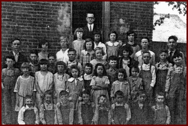 class photo Jefferson School circa 1923