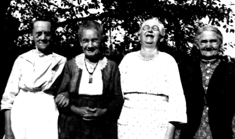 Four women, Plymouth, Lake Avenue
